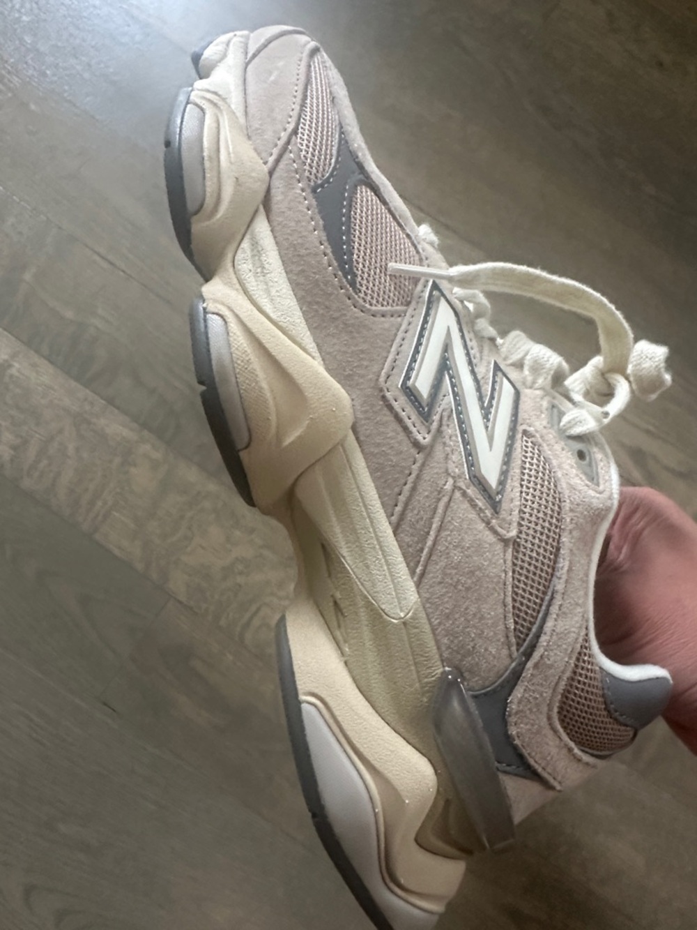 New Balance 9060 Women's Sneakers in Blush and Gray - Picture 8 of 8
